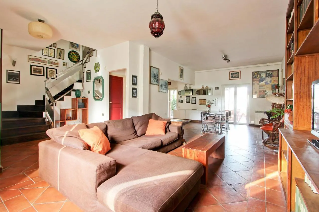 Villa On The Edge Of Town Roma
